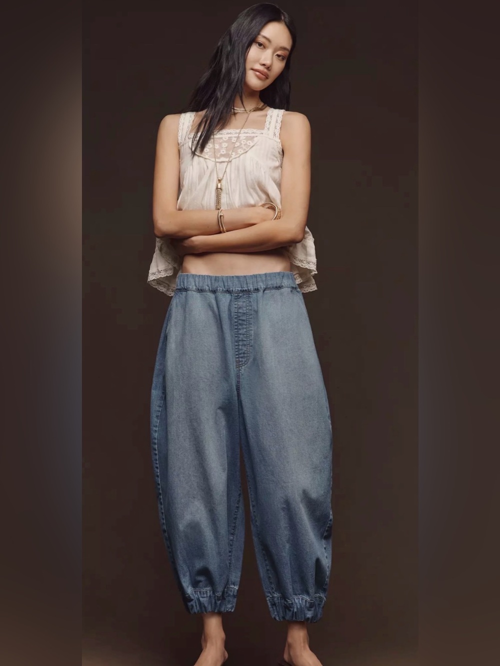 NEW- PILCRO PULL-ON JOGGER JEANS - Size Large